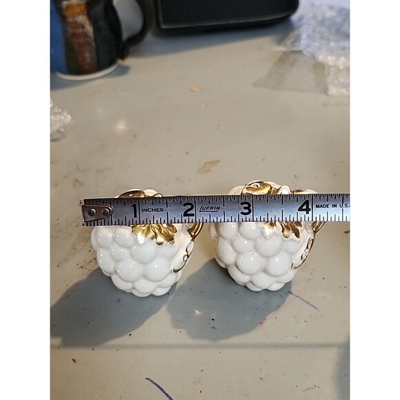 Vintage White Ceramic Grape Salt & Pepper Shakers – Gold Leaf Mid-Century - Picture 13 of 15